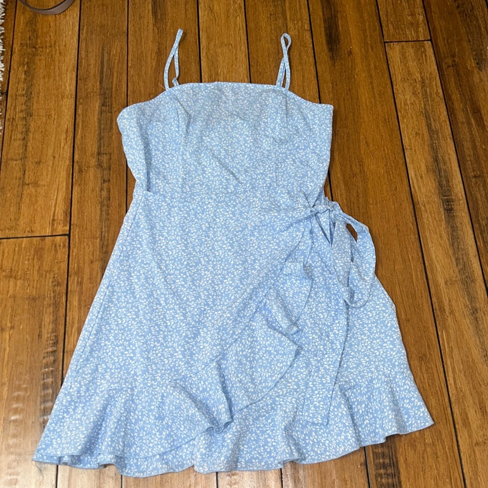 SHEIN Blue and white floral wrap dress